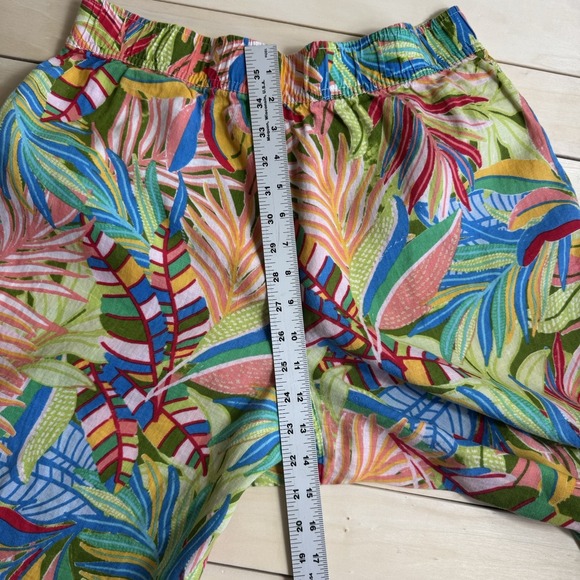 C&C California Multicolor Tropical Print Capris - Picture 7 of 7